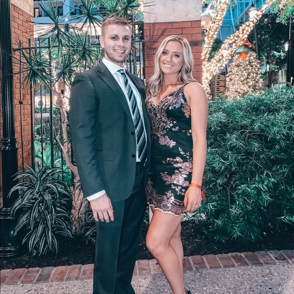 Black & sequence dress Size M 4-6 (only worn once) - Picture 3 of 4